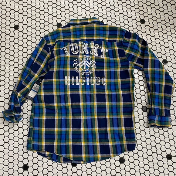 NWT Tommy Hilfiger boys shirt size XL - Picture 4 of 5